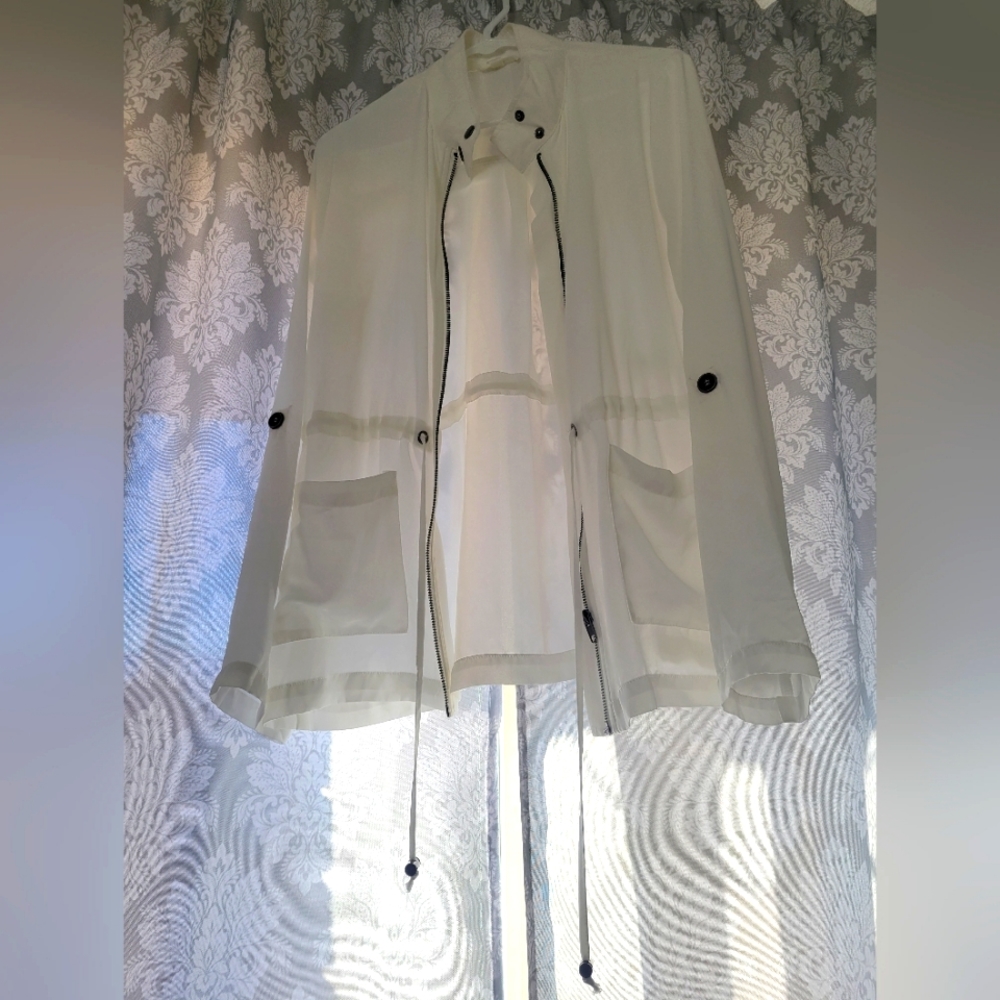 Mine sheer white zip-up blouse/lightweight jacket M